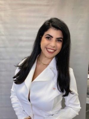 Dra. Aline Gutierrez